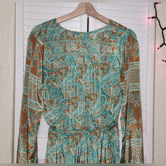 INDIA TOWN size M/L Long Sleeve Button Front Tassled Ruffled Green Paisley Maxi - Picture 4 of 14